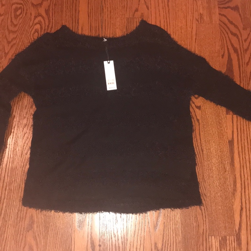 Light weight crew neck sweater